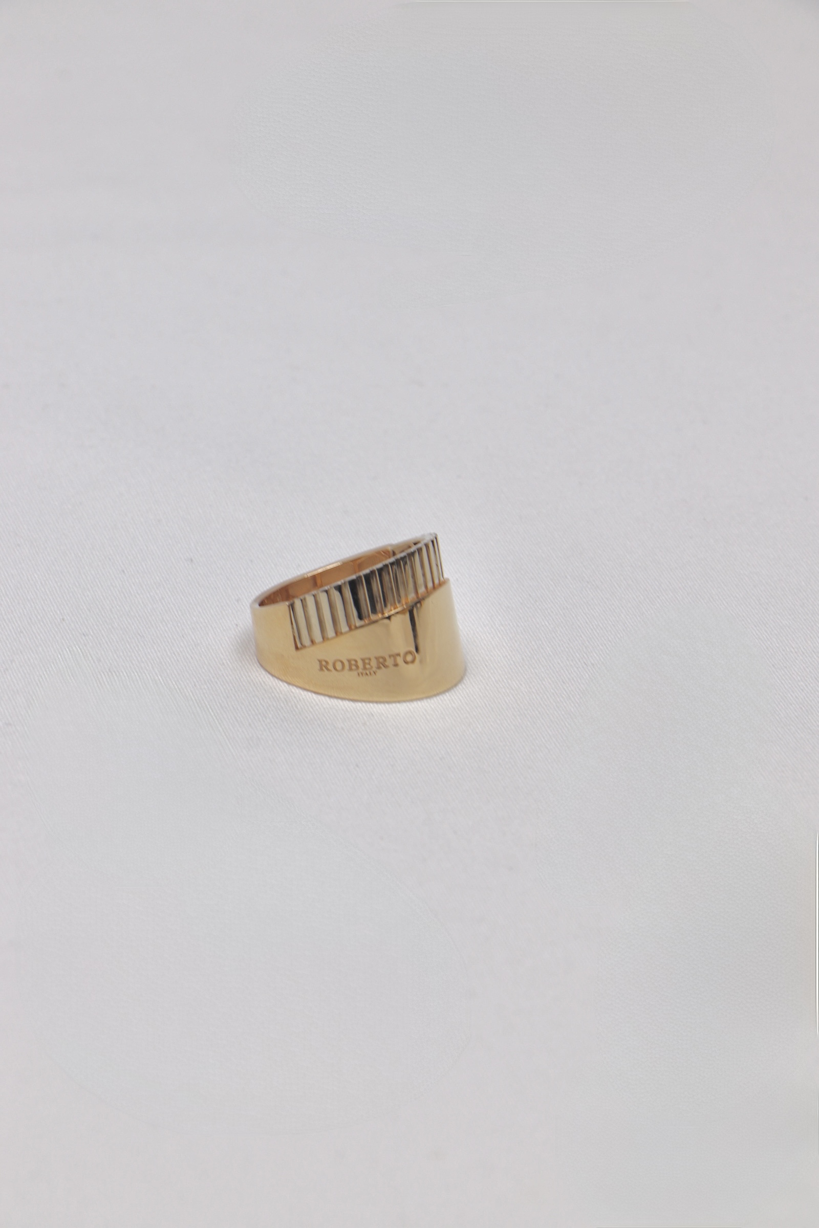 انگشتر روبرتو